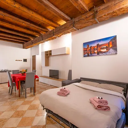 Bed & Breakfast Arena Mazzini Centro Verona